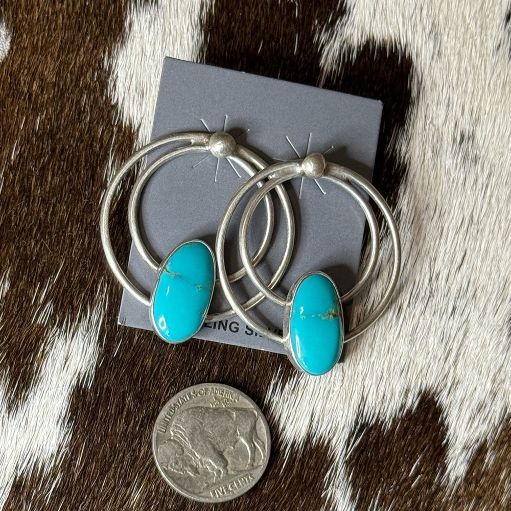 Geraldine James Navajo handmade Kingman turquoise hoop earrings